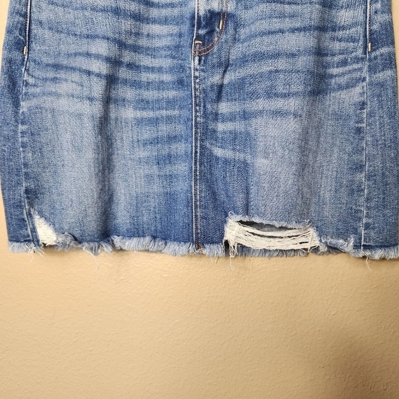 American Eagle Super Stretch X High Rise Frayed Edge Denim Mini Skirt-Size 4 - Picture 3 of 8